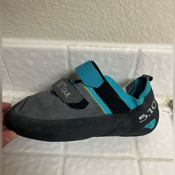 Five Ten Rogue Climbing shoe 6.5 - Picture 2 of 5